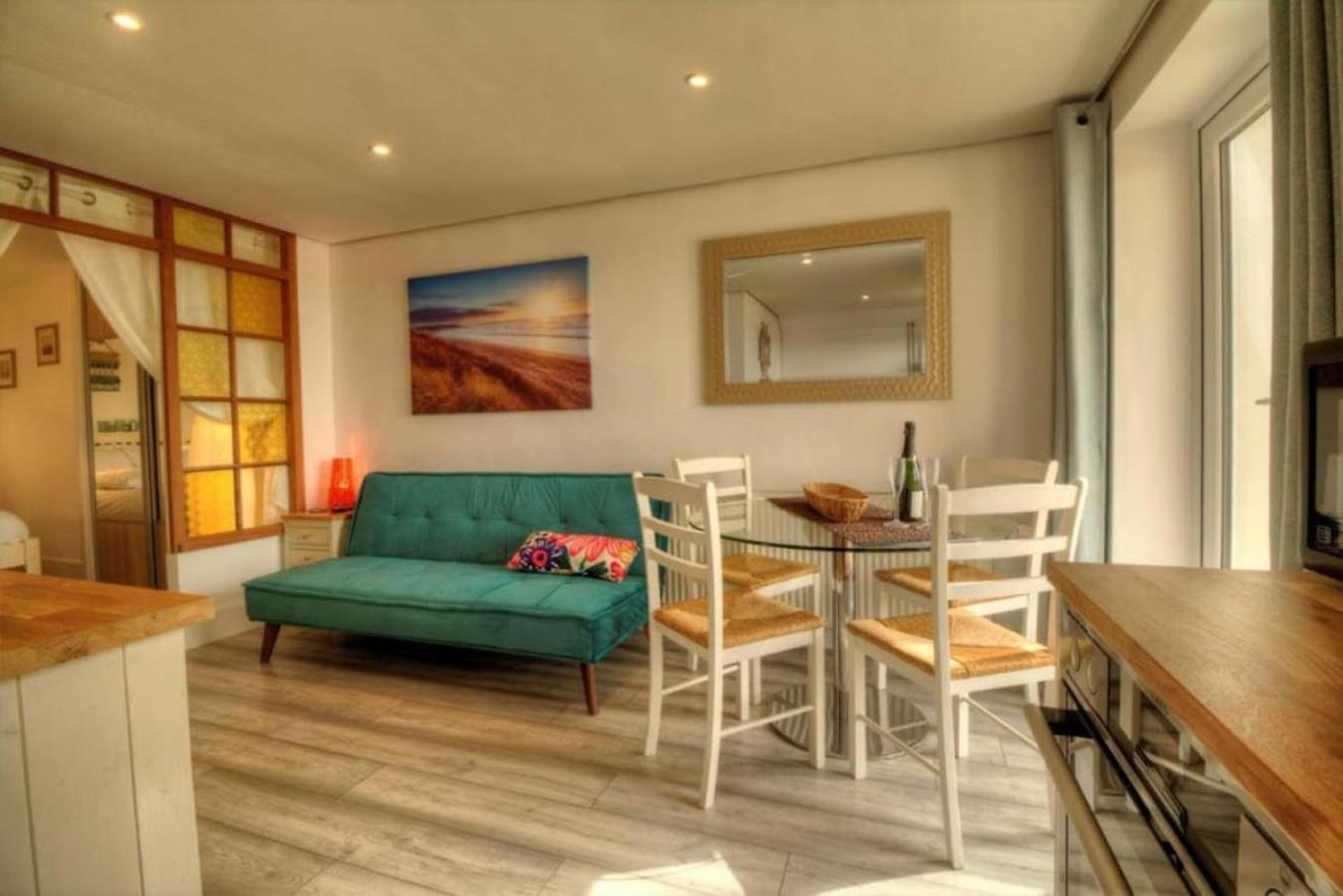 Air Maison - Solent View Beachfront Apartment South Hayling Exteriör bild